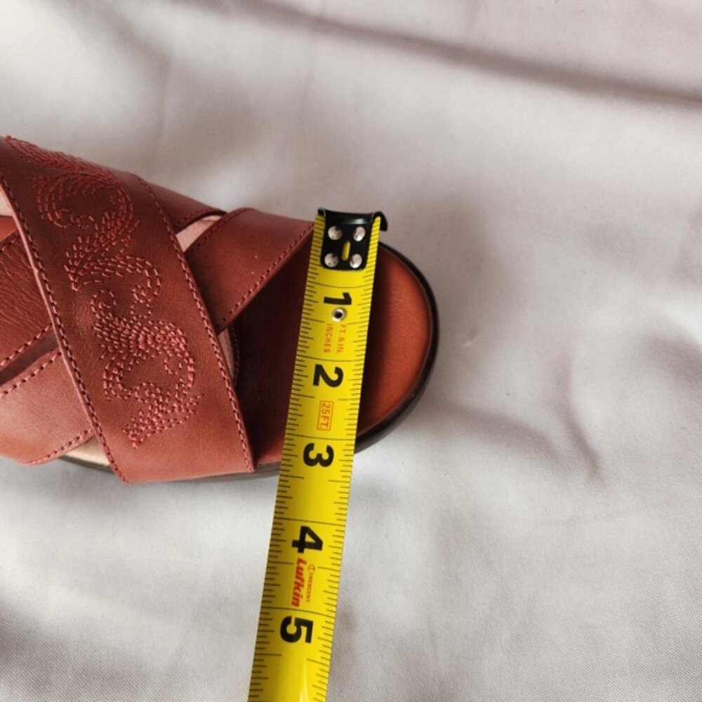 Ariat Cross-Strap Leather Sandals - Picture 8 of 10